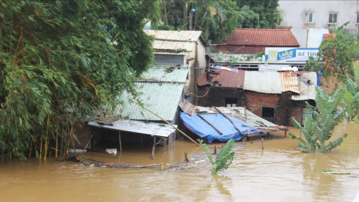 Mưa lũ lịch sử gây nhiều thiệt hại tại Đà Nẵng